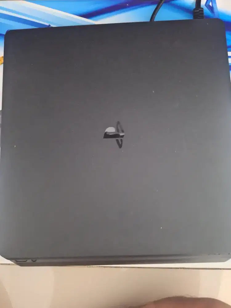 PLAYSTATION 4 SLIM 500 GB