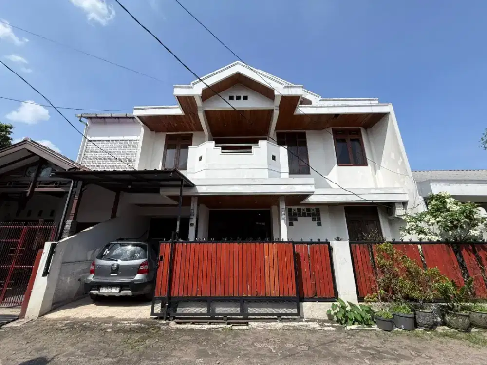 Disewakan! Rumah 2 lantai di komplek sukamenak indah
