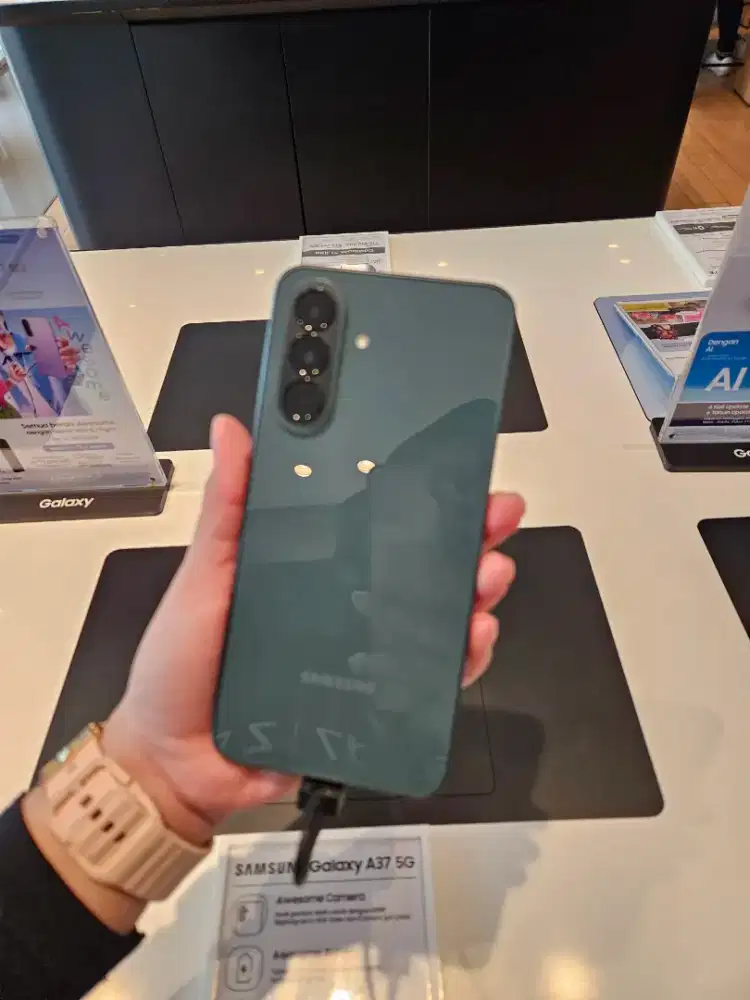 SAMSUNG GALAXY A37