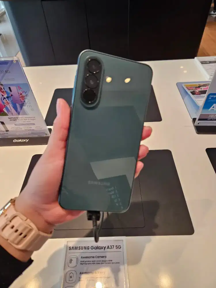 SAMSUNG GALAXY A37