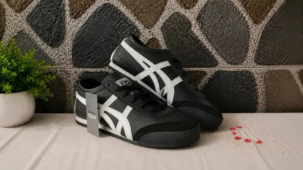 Onitauka tiger black size 41