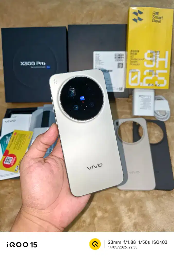 VIVO X300 Pro Zeiss 16GB / 512GB Dune Brown Fullset GARANSI 2 TAHUN