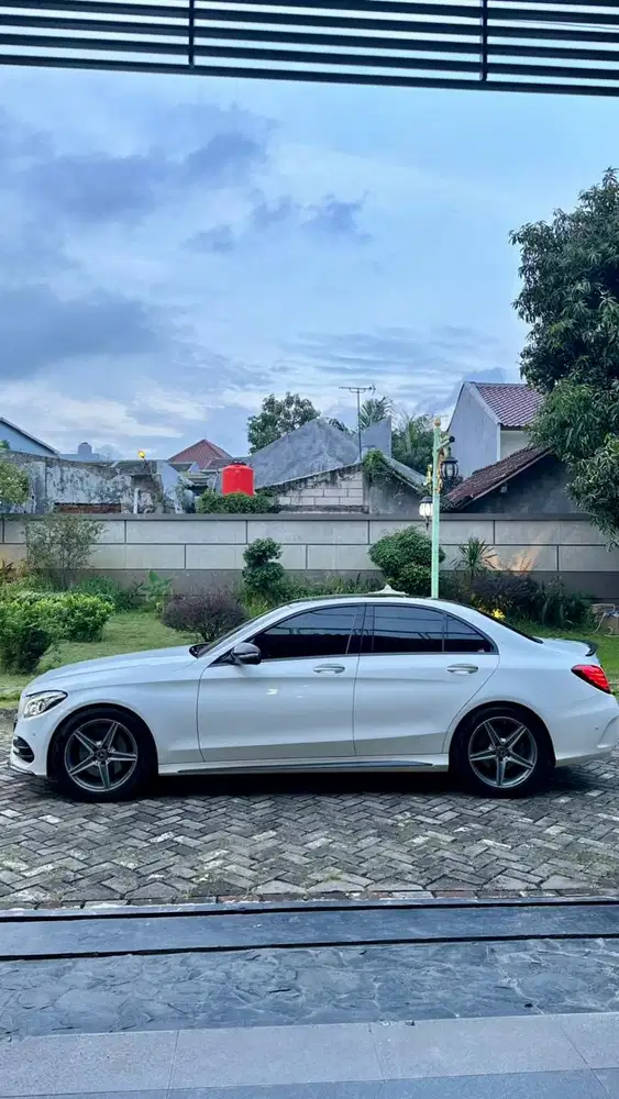 Mercedes-Benz C300 2018 Bensin (mobil rawatan)