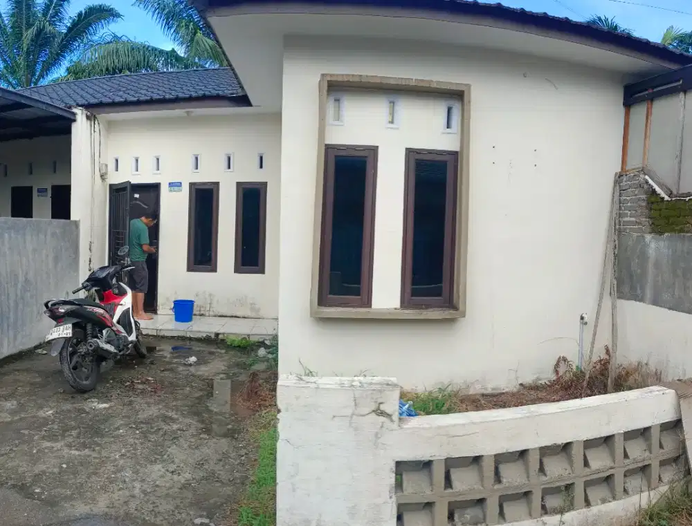 DISEWAKAN RUMAH