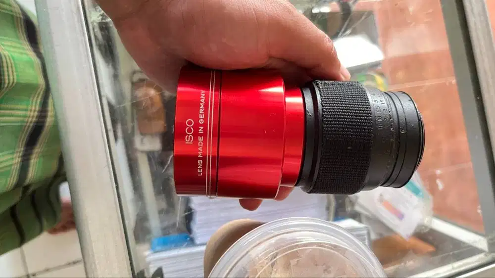 Lensa ISCO Red 80mm siap pakai untuk kebutuhan foto dan video cinemati