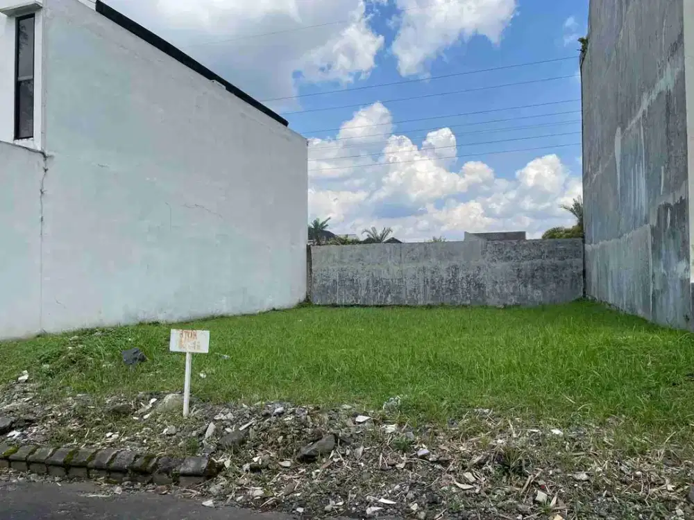 Tanah Sudimoro Dekat Patung Pesawat Suhat