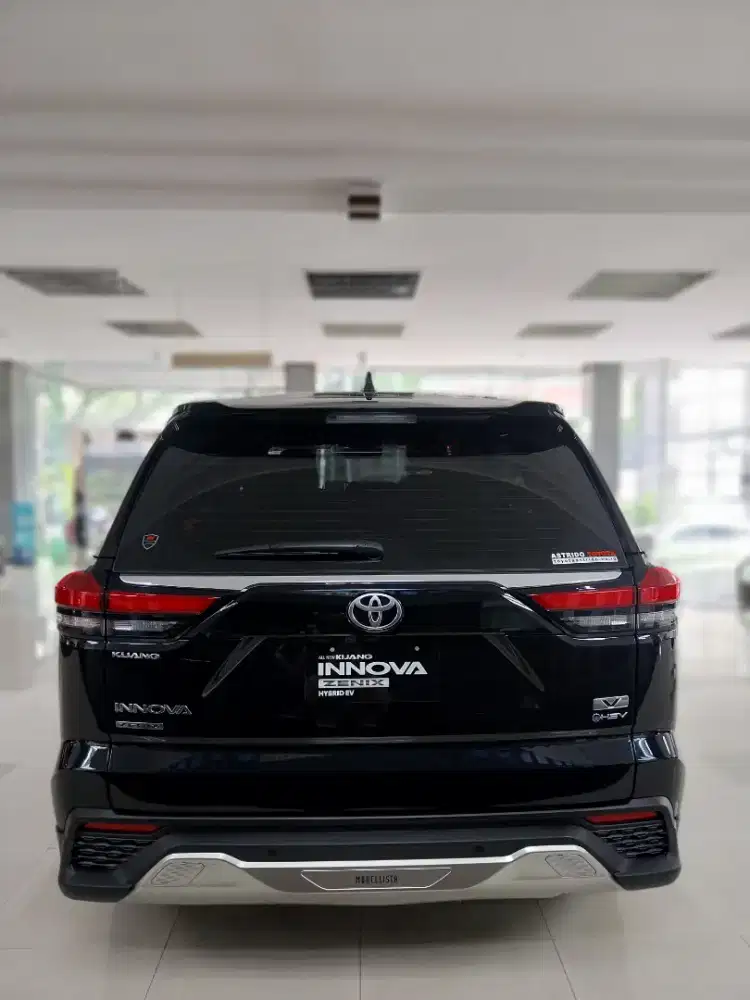 Toyota innova zenix