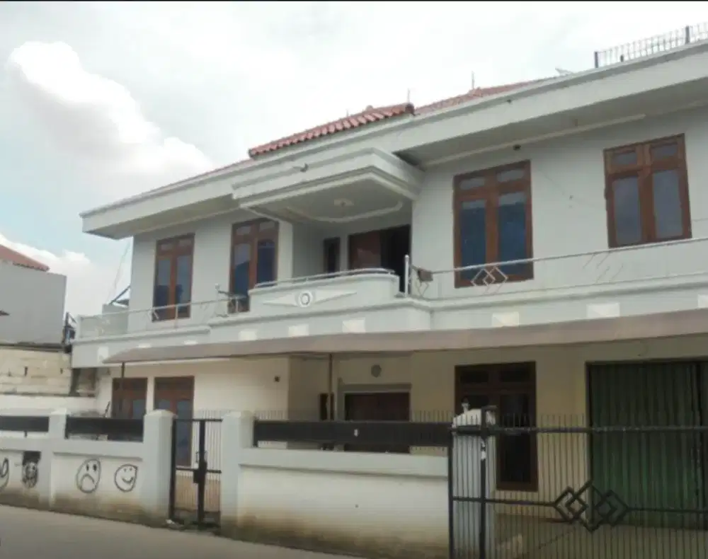 Dijual Rumah 2 Lantai Perumahan Daan Mogot Estate