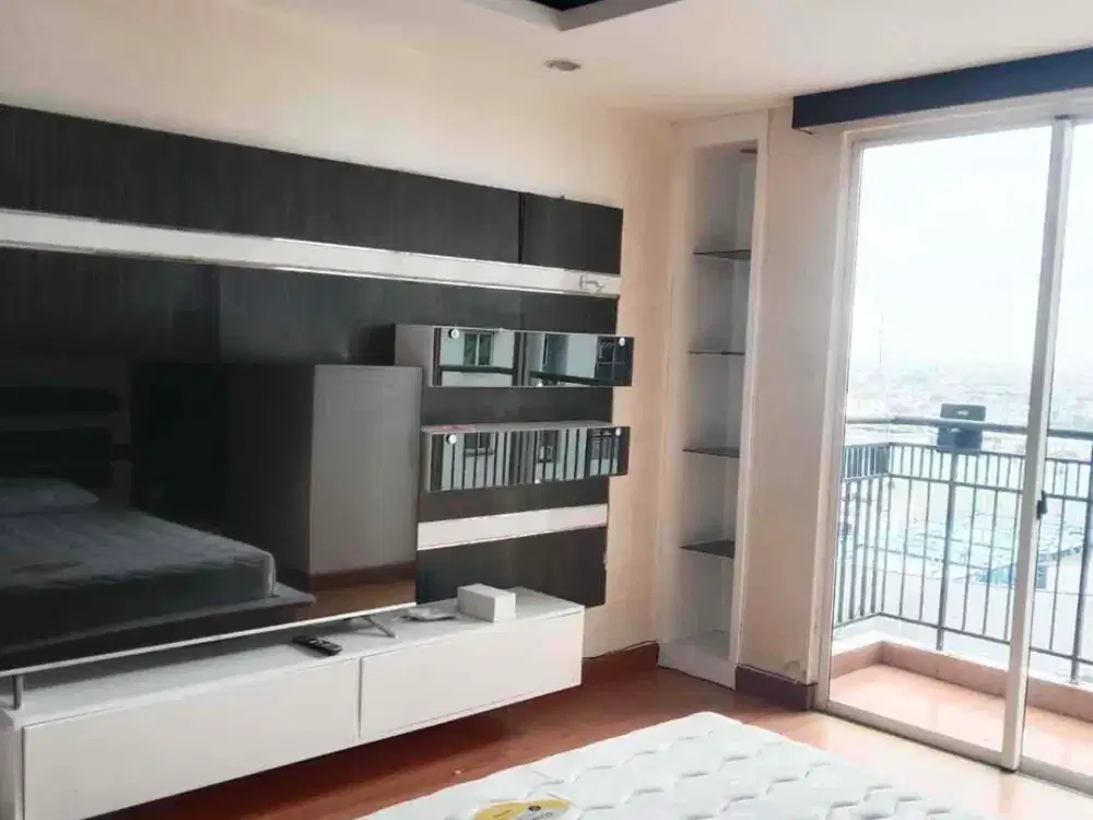 Di sewa apartemen french walk 3 kamar tidur full furnish luas 118 m2 lantai 12 tower lourdes garden lokasi strategis di dalam moi dan dekat pintu toll sunter di apartemen french walk Kelapa gading Jakarta Utara