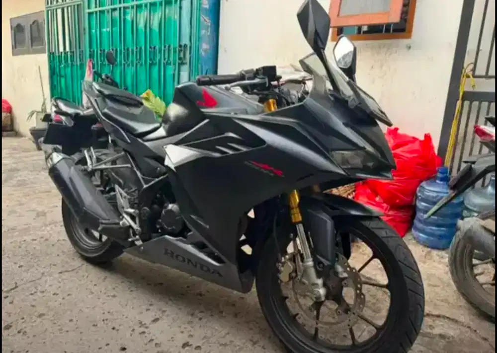 Honda CBR New 150RR LED Tahun 2021 Mesin Haluss Siap tancap Gass JOZZZ