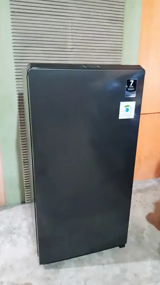 kulkas 1 pintu aqua d205