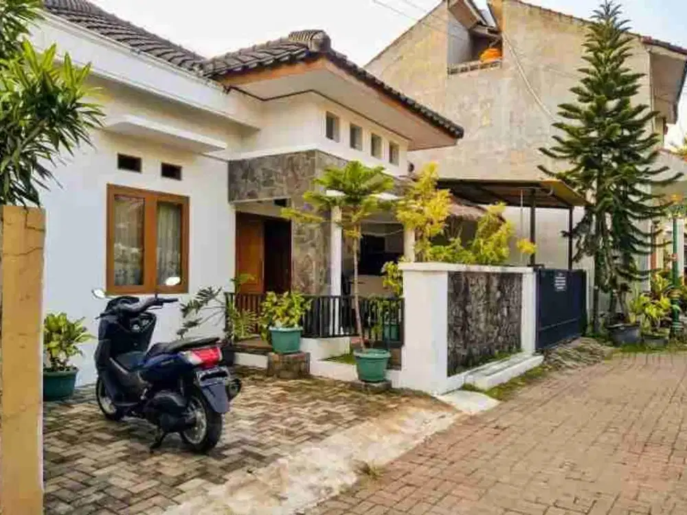 DIJUAL RUMAH CANTIK LAHAN LUAS JARANG ADA LEMPONGSARI DEKAT JLN DAMAI