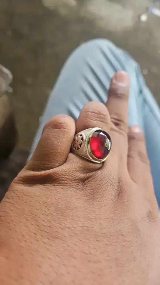 Cincin red garnet