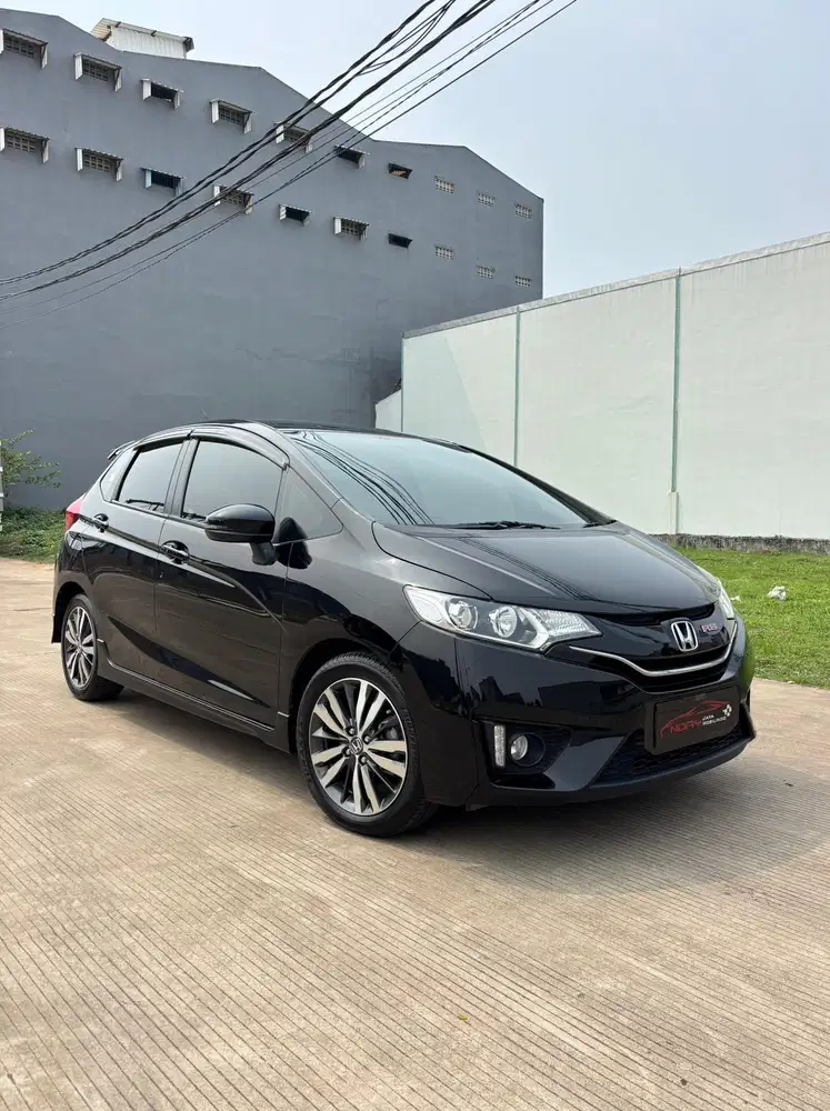 Honda Jazz 1.5 RS CVT 2015 ( Hitam Metalik )