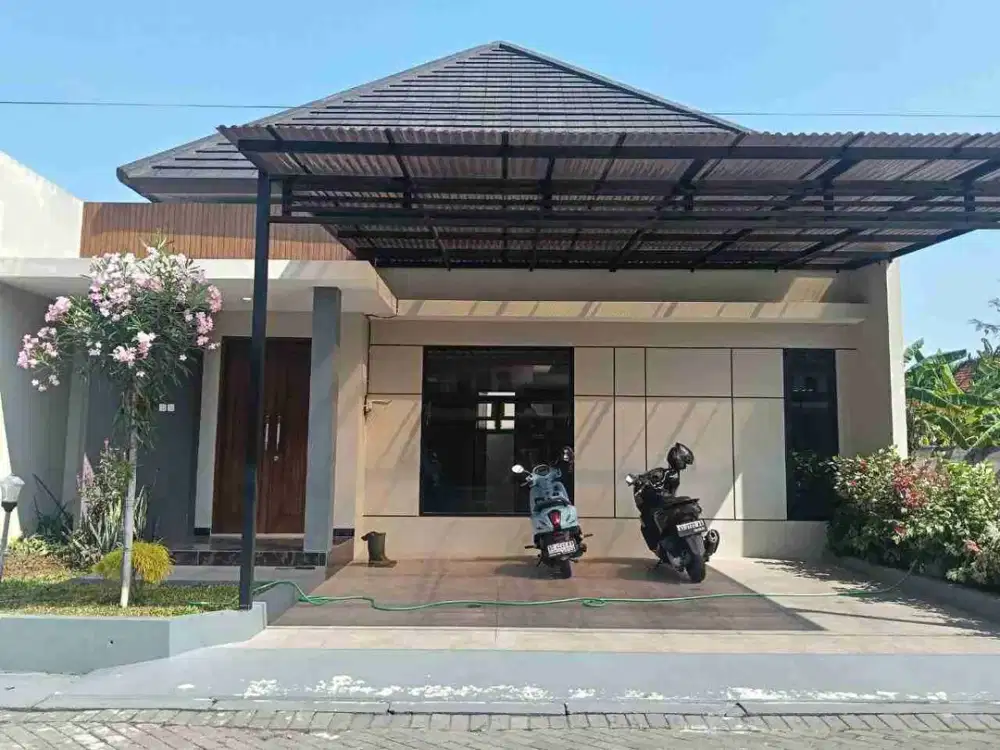 rumah cluster nyaman tepi jalan Utara Fave hotel Manahan Solo
