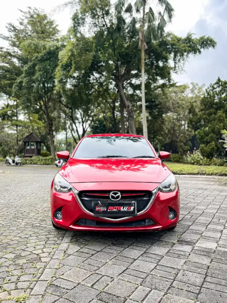 Mazda 2 R SKYACTIV MATIC MERAH 2015 Bensin