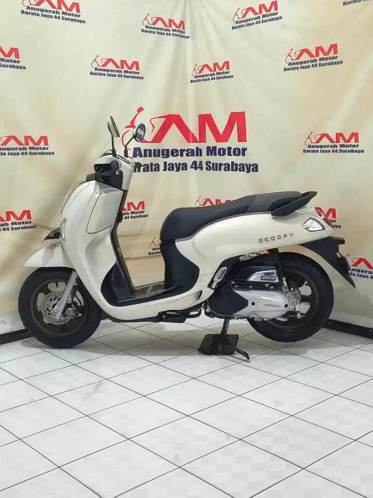 Istimewa Km 6 Ribu Scoopy Prestige tahun 2024 Putih Doff