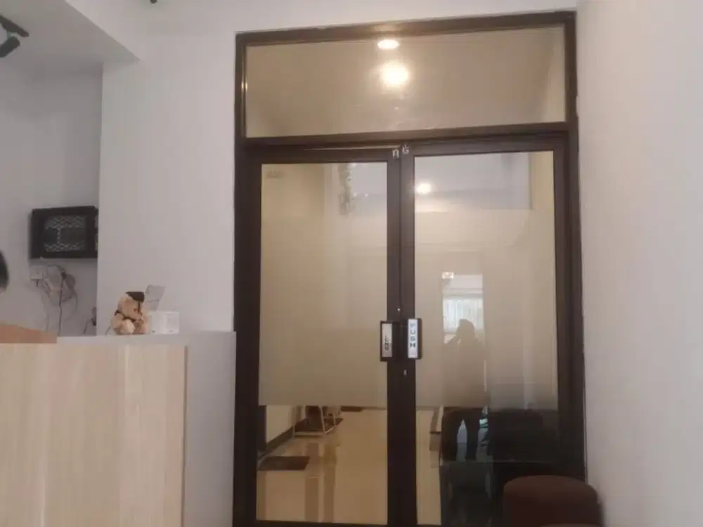 Disewakan  Ruang usaha + Kostel di Cihampelas