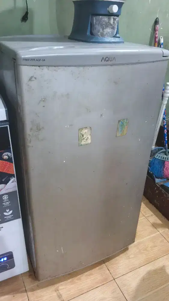 Dijual kulkas freezer Aqua AQF S4 dingin dan beku