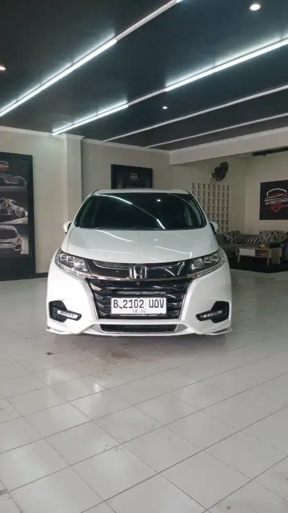 Honda Odyssey E Prestige 2.4 AT 2020 White on Black #oddissey #odise