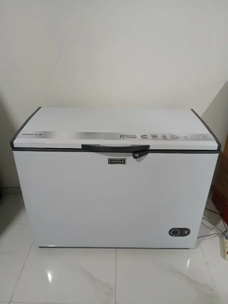 Freezer Box Merk Panfila 300 Liter masih baru no minus garansi