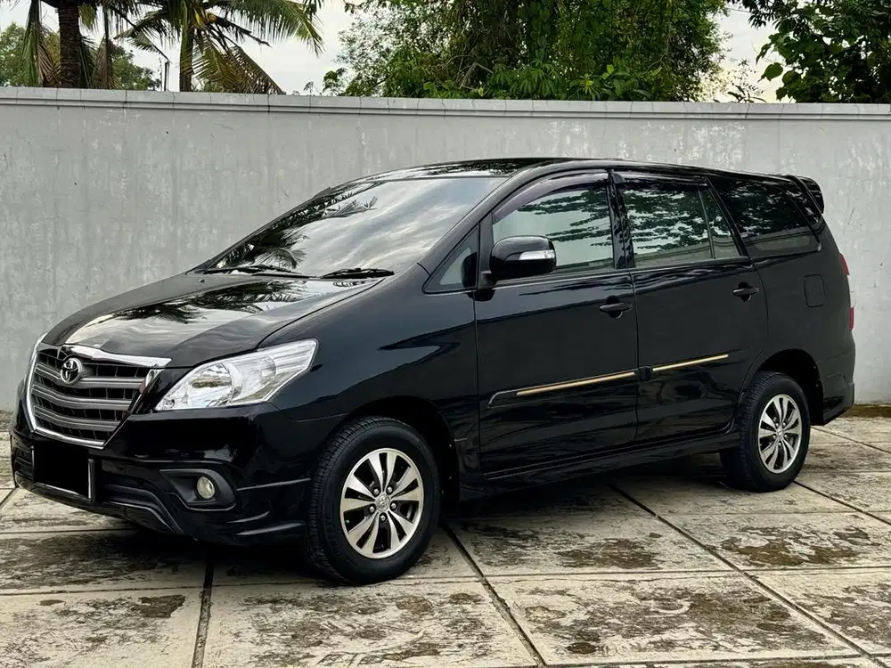 Innova 2.0 G Luxury AT 2015