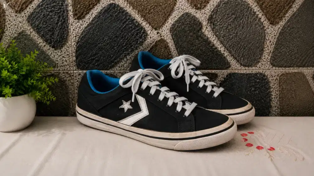 Sepatu converse el distrito ox