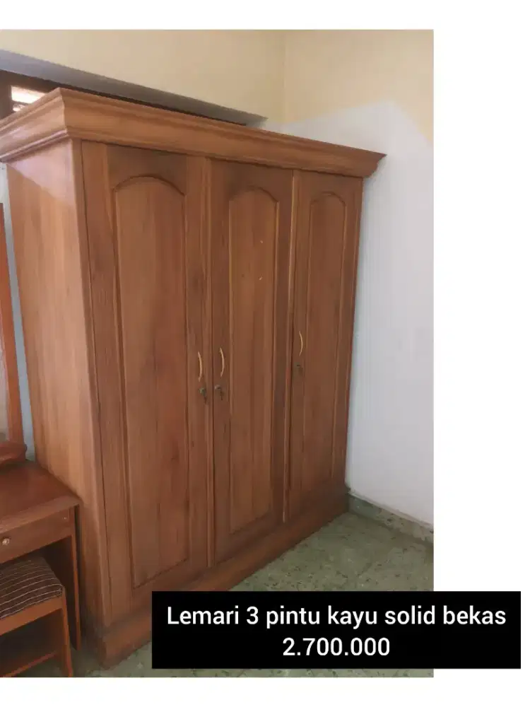 Lemari 3 pintu kayu solid