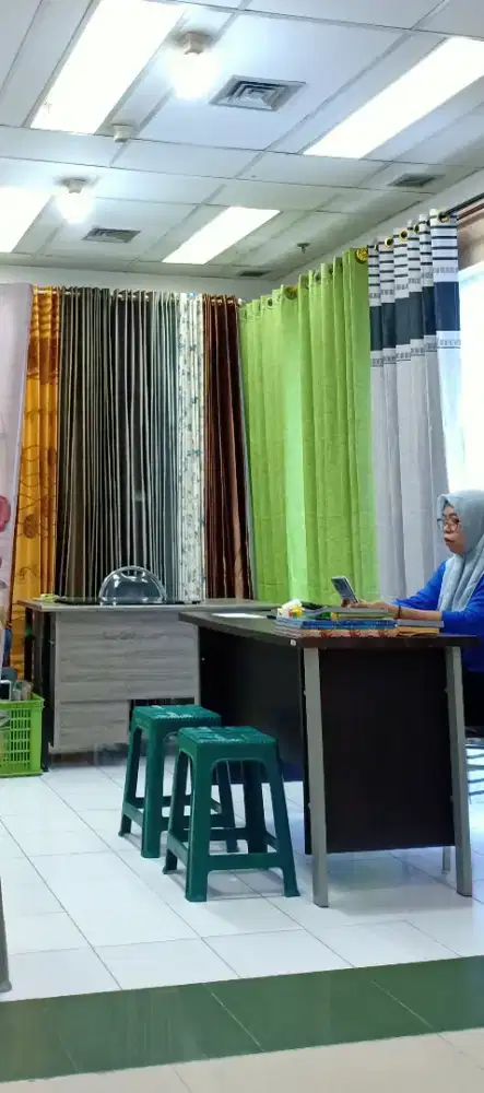 Meja kasir/karyawan