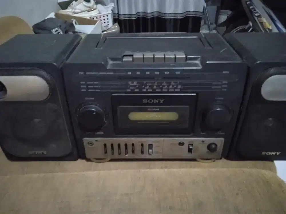 Radio compo merk Sony kondisi radio normal