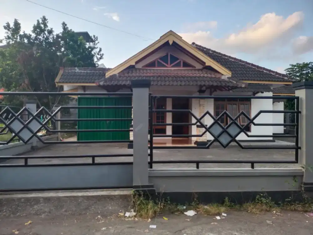 Rumah dijual dengan tanah luas dekat Malioboro