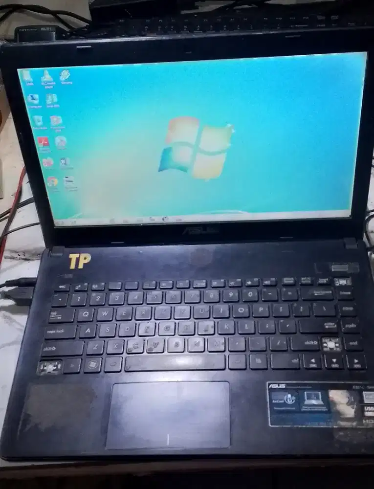 Laptop Asus X401U AMD C-60 APU Radeon HD 6290