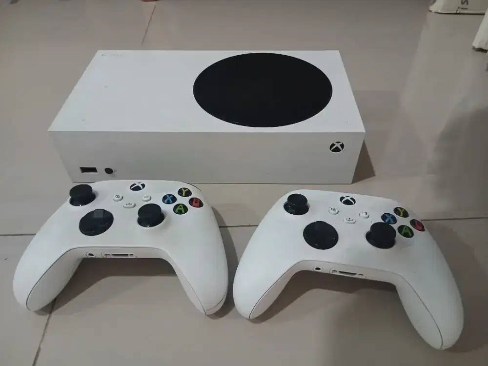 Xbox Series S (setara ps 5)