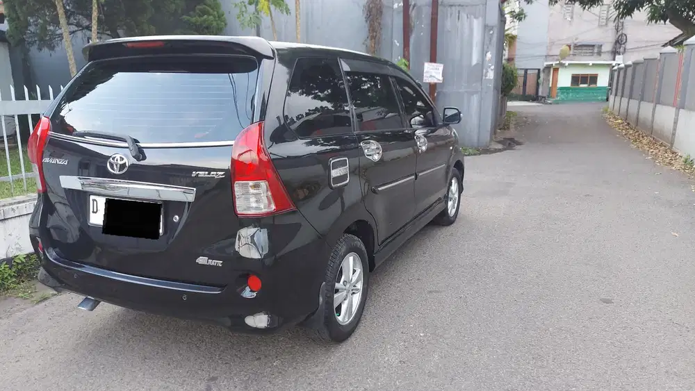JUAL AVANZA VELOZ 1.5 AT 2013 AIR BAG HITAM ORYGINAL  TERAWAT