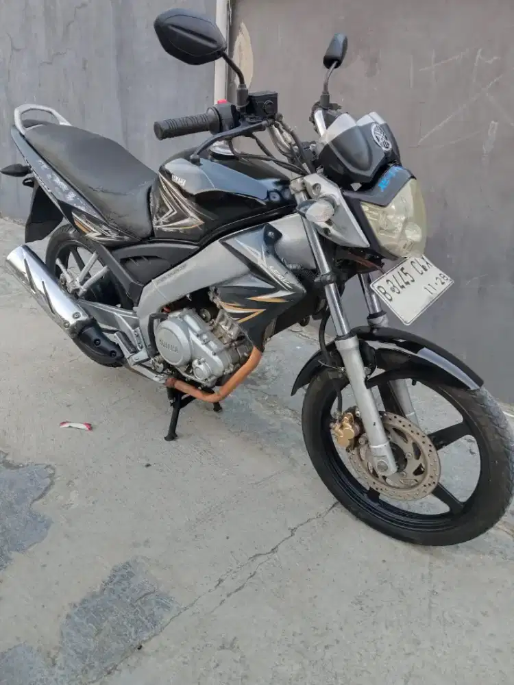 Yamaha Vixion old tahun 2009 di Tangerang cadas