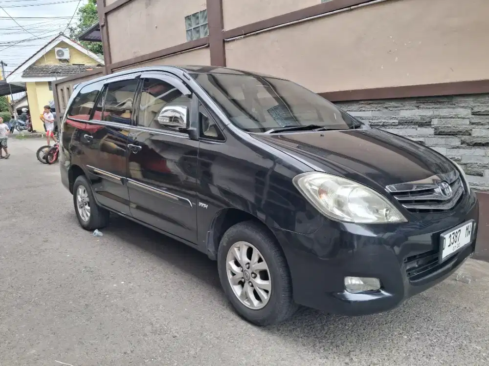 Jual mobil inova 2010 tipe G , manual