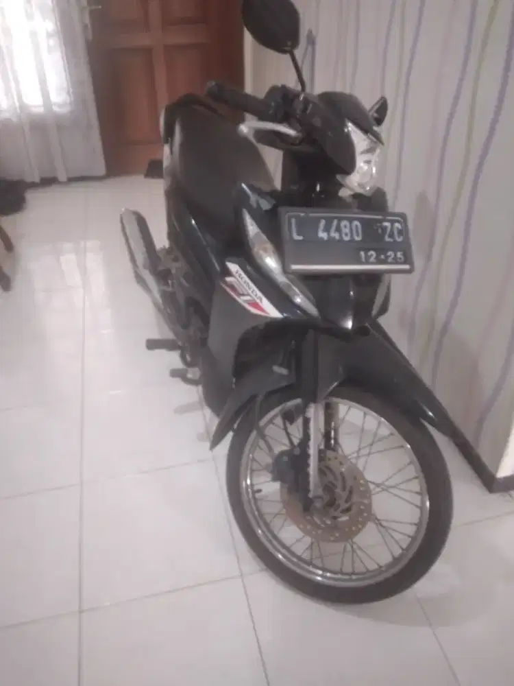 Revo Fit 2020 hitam L tgn 1