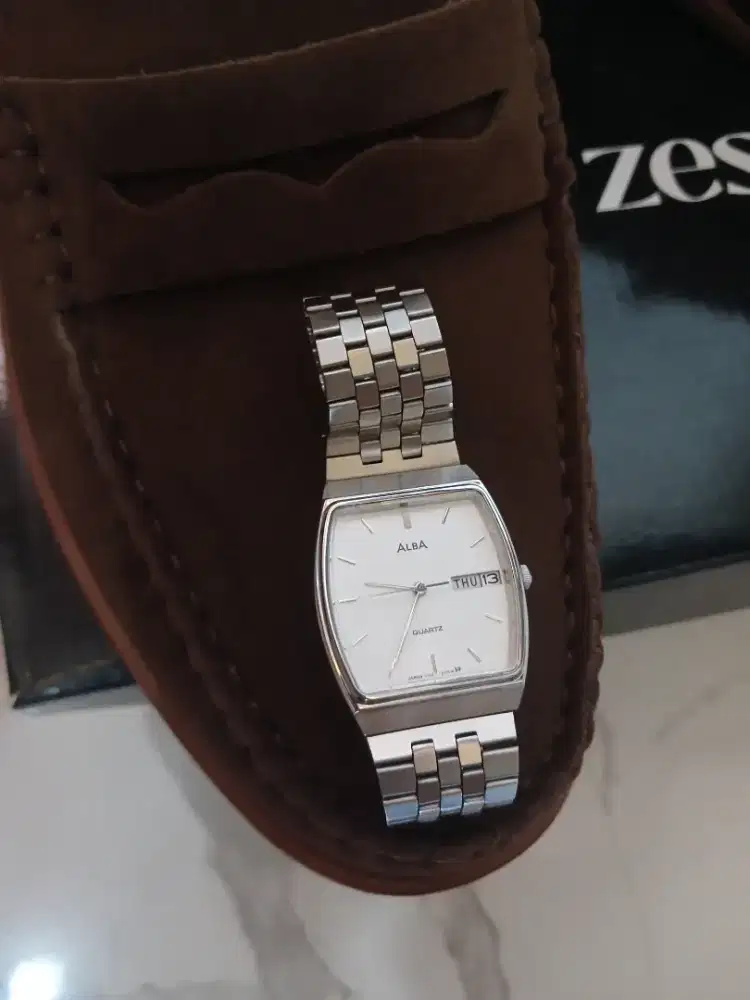 Jam tang alaba tank elegan