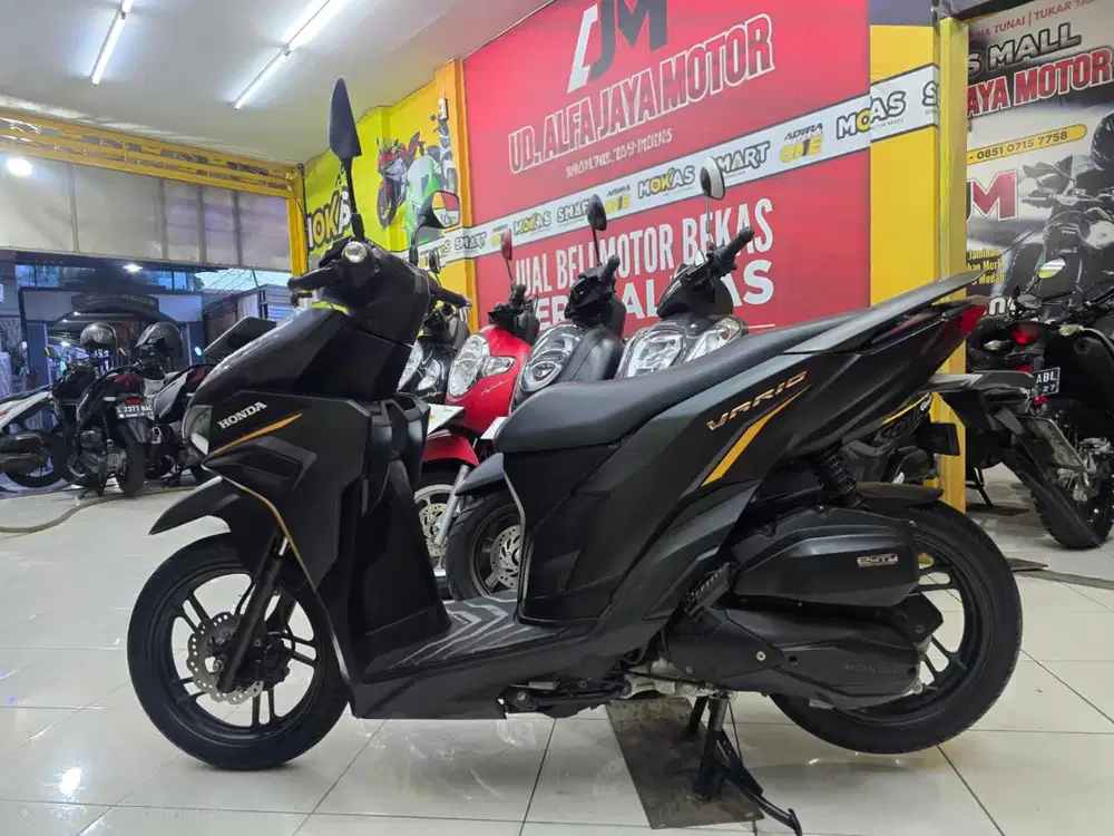 Kredit murah * Honda Vario 125 keyless th 2022