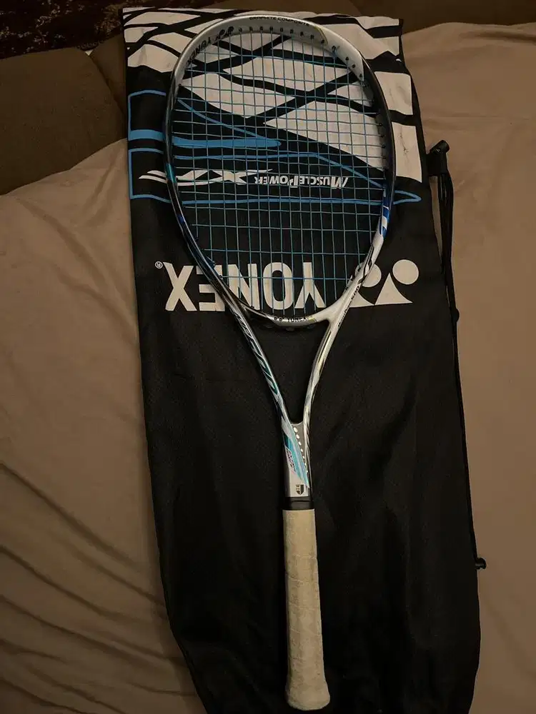 ForSale Raket tenis Merek Yonex VCORE PRO