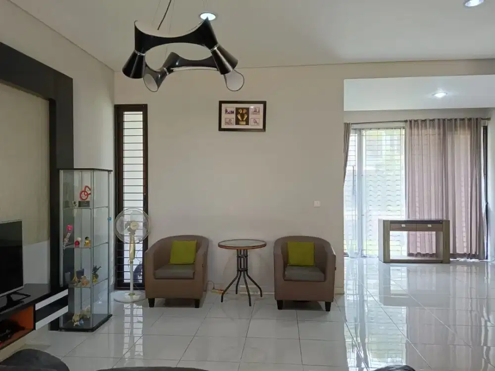 Jual rumah cantik sutera Palmyra alam sutera bangunan 3 tingkat
