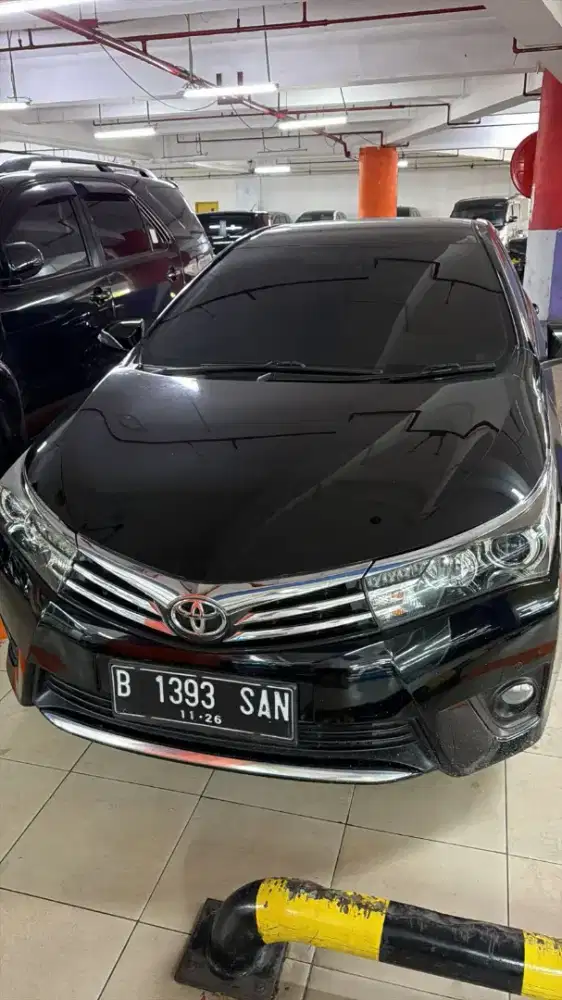 altis v at 2016 hitam