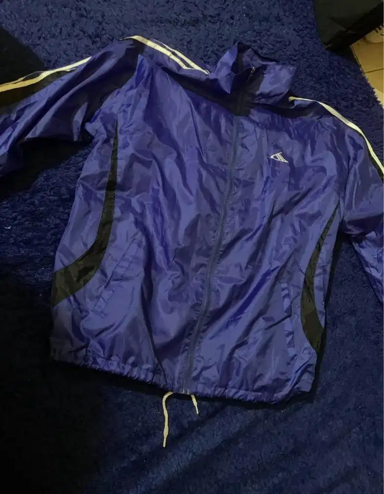Jaket parasut olahraga