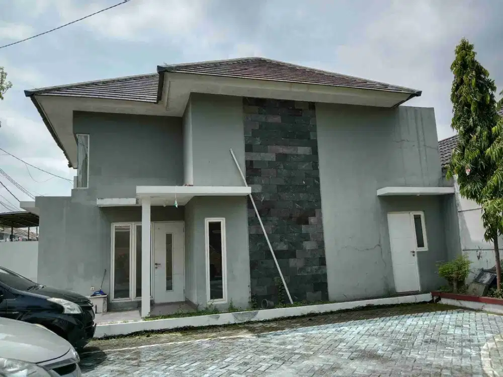 RUMAH dekat bandara JUANDA