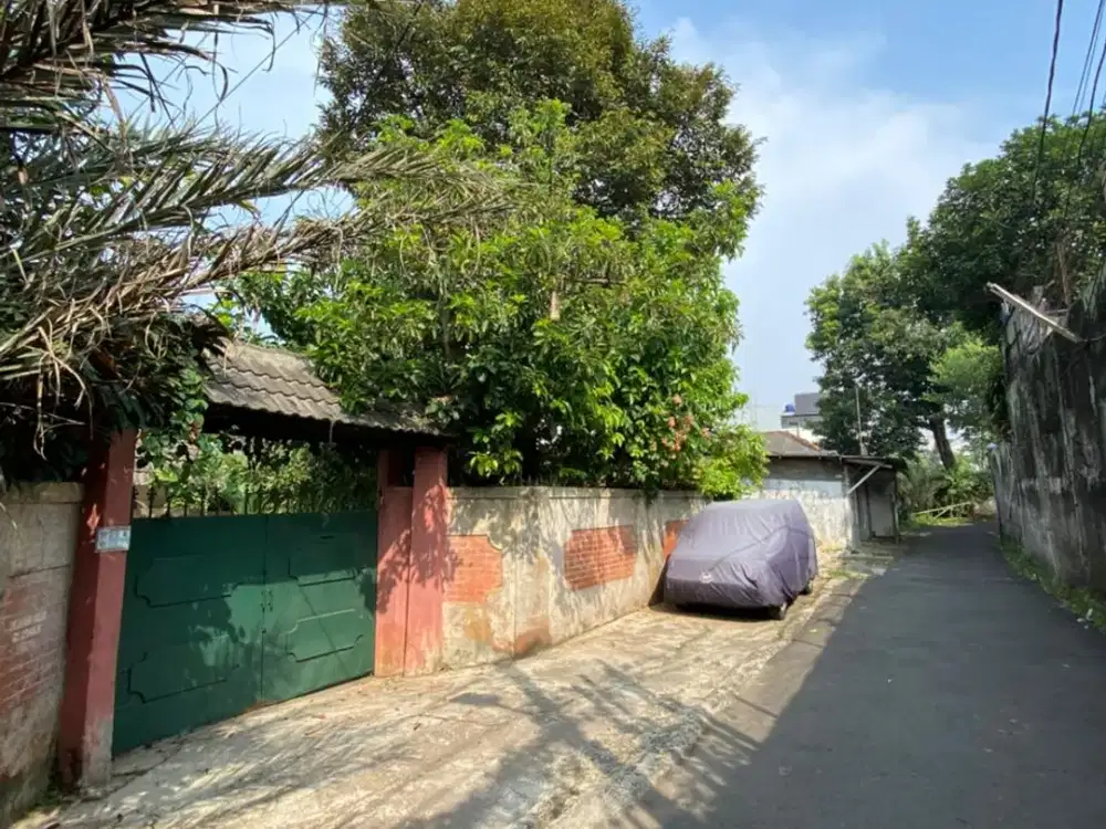 RUMAH ANTIK CLASSIC DIJUAL DI JL PEKAYON AMPERA JAKARTA SELATAN