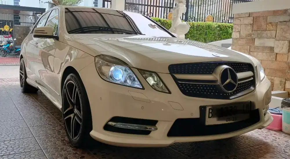 Mercedes Benz E250 Avantgarde Putih 2013