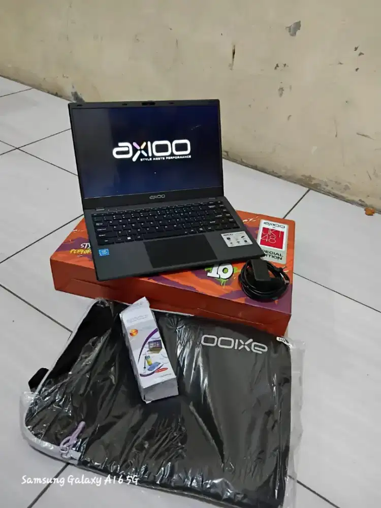DI JUAL LAPTOP SECOND AXIOO HYPE 10 + CHARGER + TAS LAPTOP