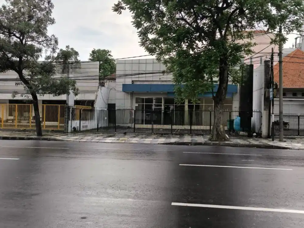 Disewakan Bangunan Usaha Strategis Nol Jalan Sulawesi Surabaya