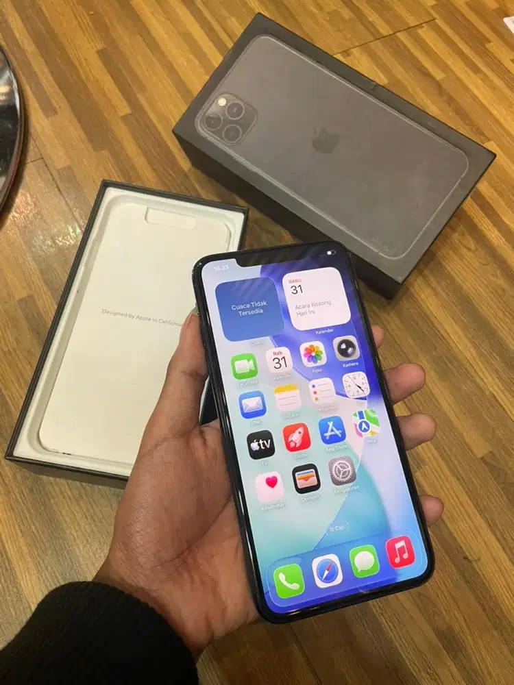iphone 11 pro max 64gb green all operator