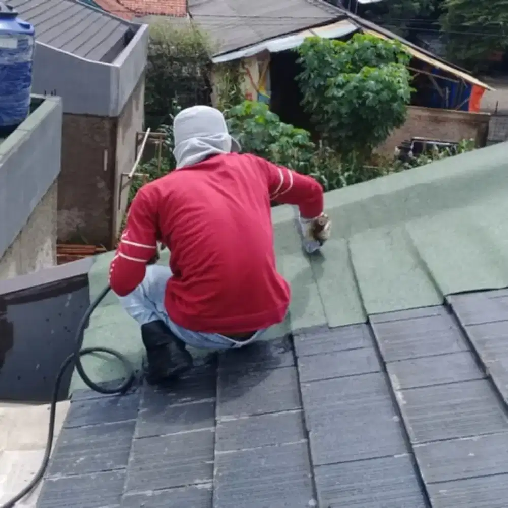 Perbaikan atap bocor dan renopasi